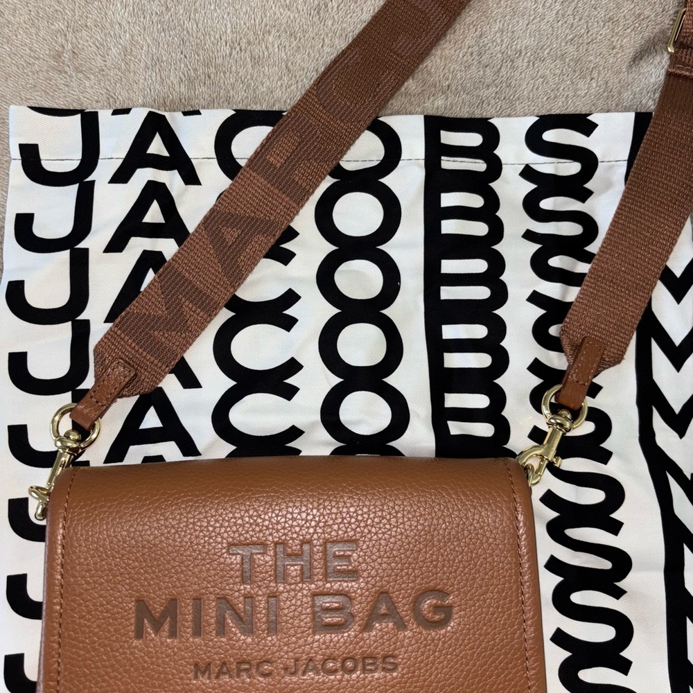 Marc Jacobs The Mini Crossbody Bag in Argan Oil